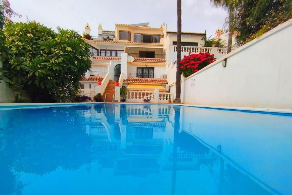 Beautiful 2 Bedroom In Calle Carabeo, Nerja Ngoại thất bức ảnh