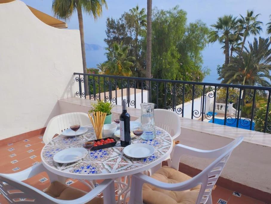Beautiful 2 Bedroom In Calle Carabeo, Nerja Ngoại thất bức ảnh