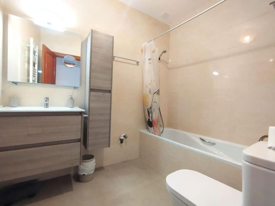 Beautiful 2 Bedroom In Calle Carabeo, Nerja Ngoại thất bức ảnh