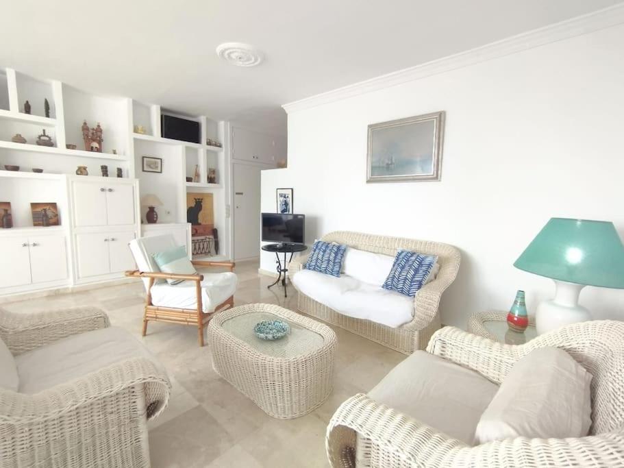 Beautiful 2 Bedroom In Calle Carabeo, Nerja Ngoại thất bức ảnh